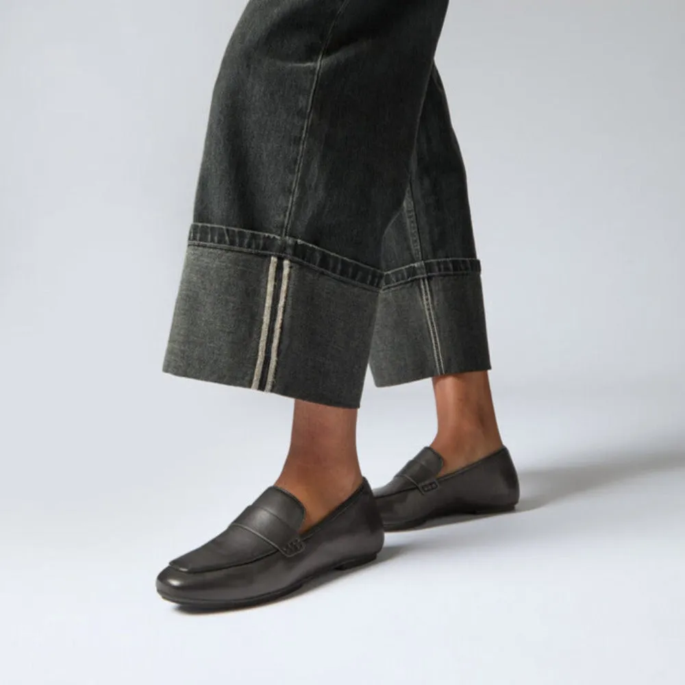 รองเท้าโลฟเฟอร์ ผู้หญิง รุ่น DELICATO SOFT LEATHER LOAFERS