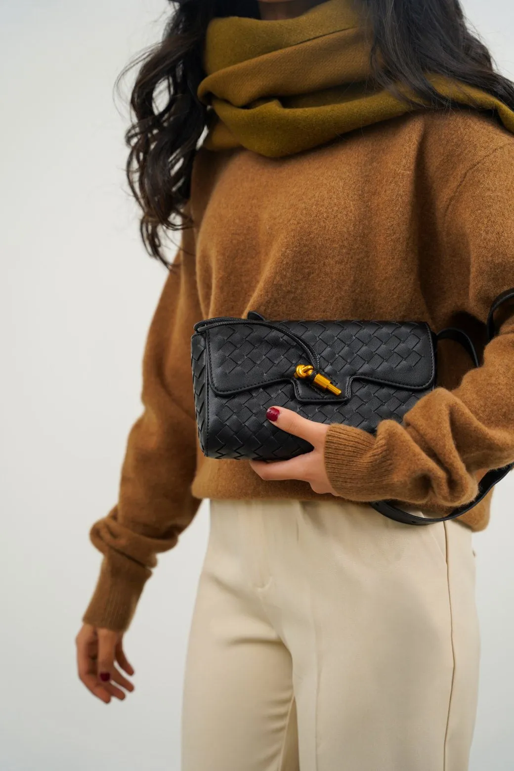 BULLET CROSSBODY BAG