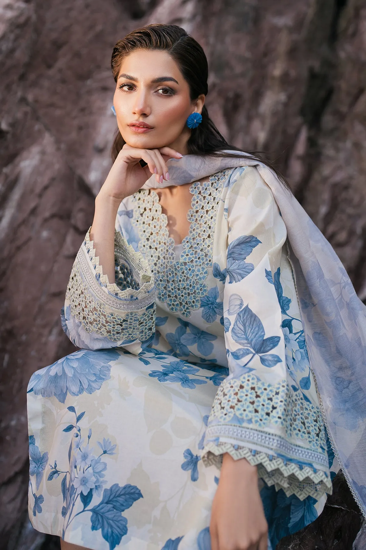 EMBROIDERED PRINTED LAWN UF-4105