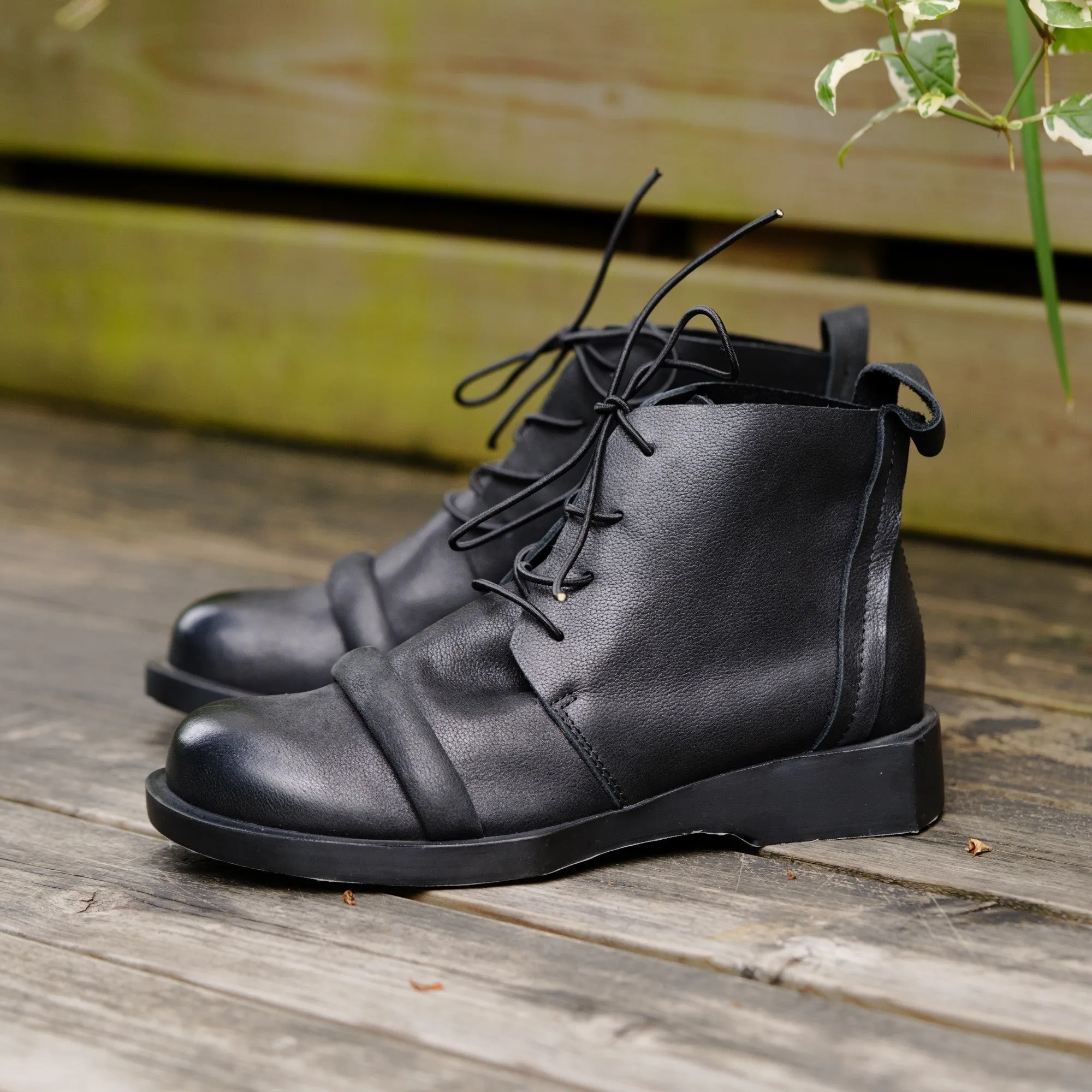 Handmade Soft Leather Barefoot Ankle Boots Lace-Up in Red/Black/Coffee
