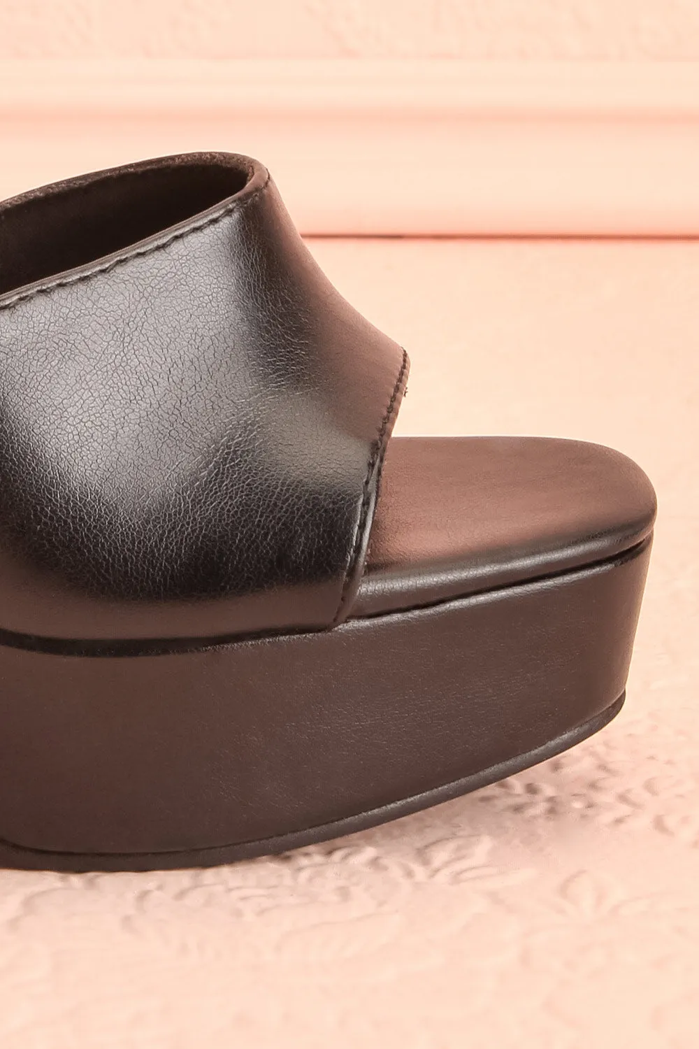 Nerthus Black | High Heel Sandals