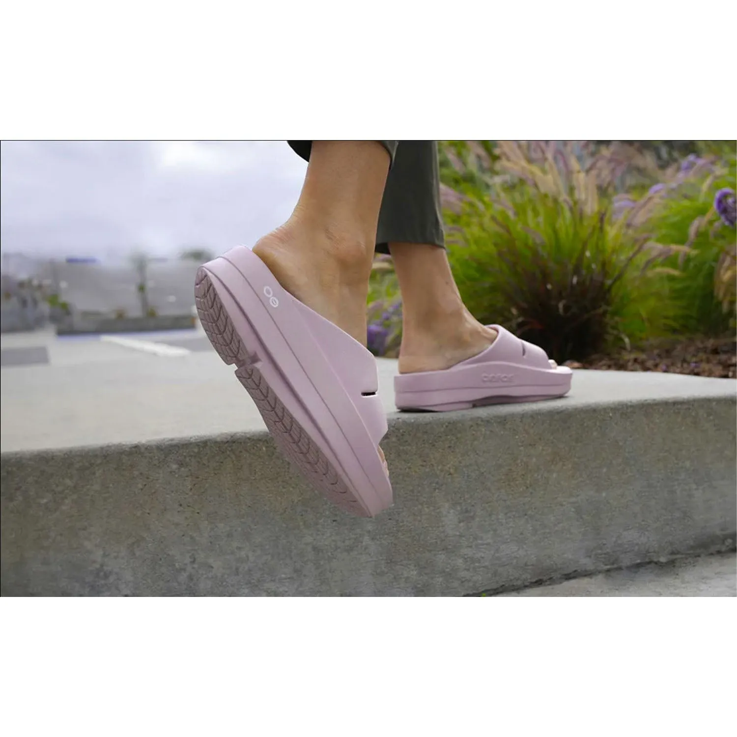 Women's OOFOs OOMega OOahh Stardust Synthetic